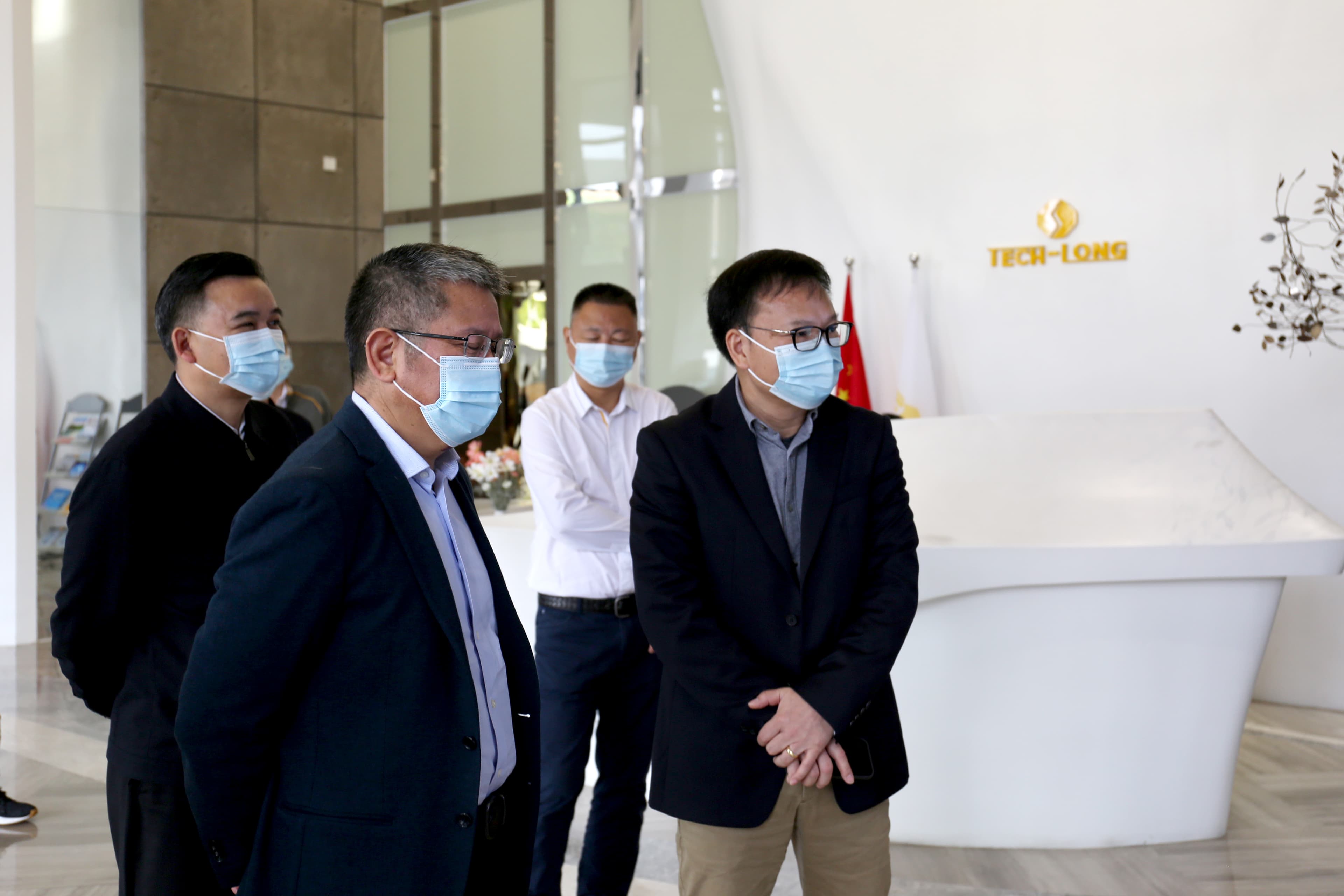 黔南州州委書(shū)記唐德智一行赴達(dá)意隆考察調(diào)研